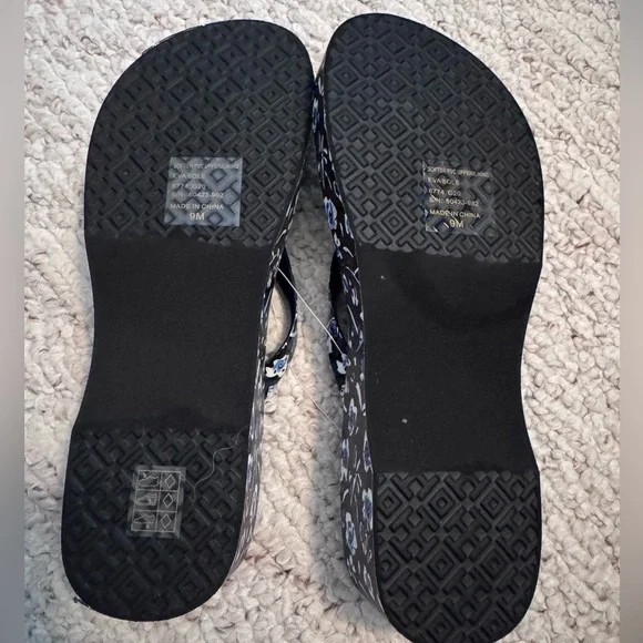 Tory Burch Cut-Out Wedge Flip Flop Black Sandal - Picture 3 of 4